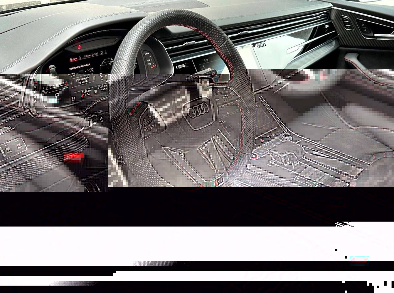Audi RSQ8