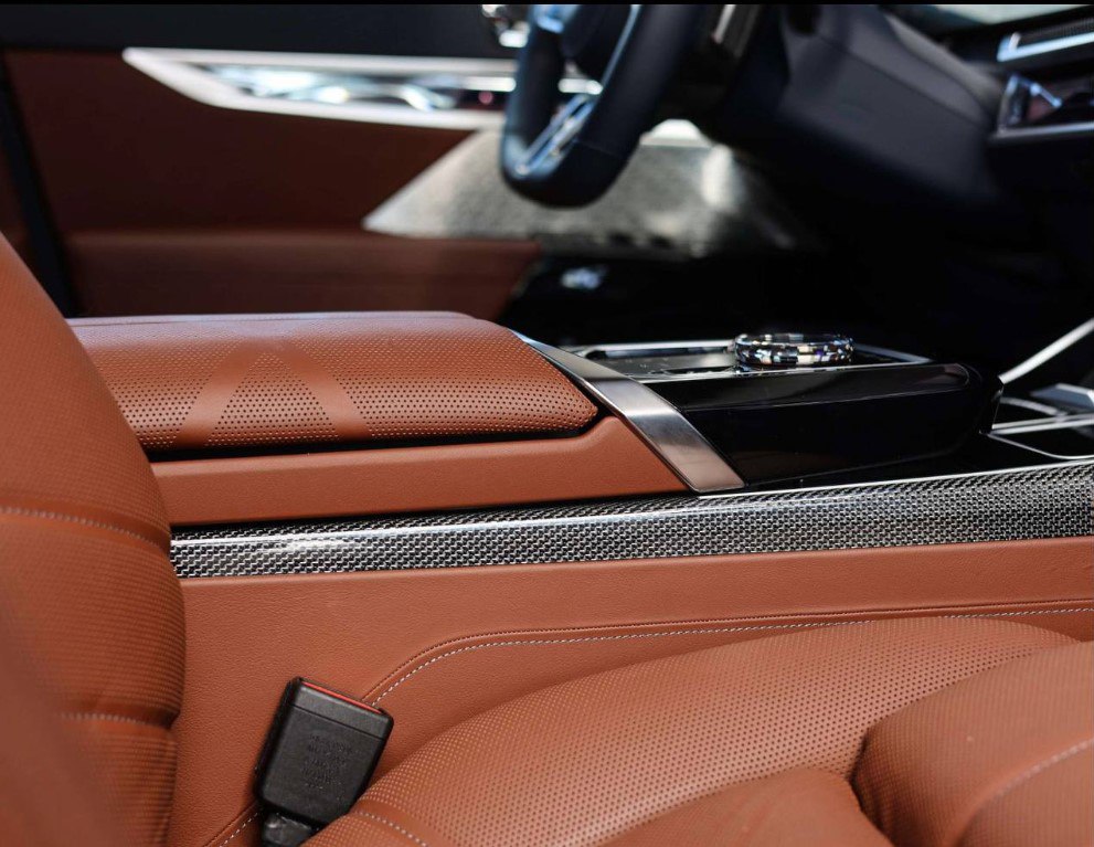 BMW 750